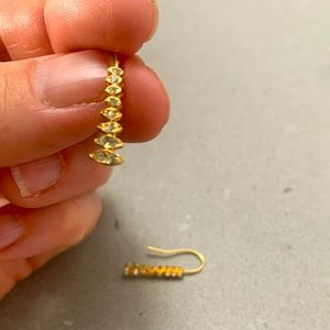 VINTAGE GOLD COLOURED RHINESTONE DROP EARRINGS